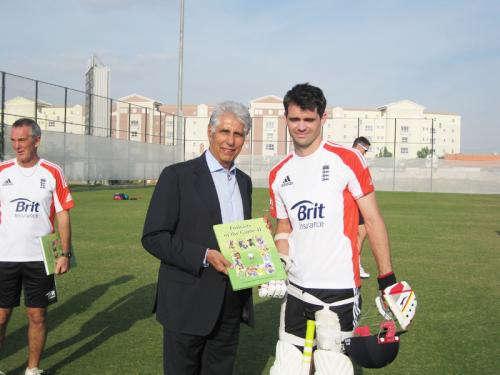 1143805169-Cricket-Album-012