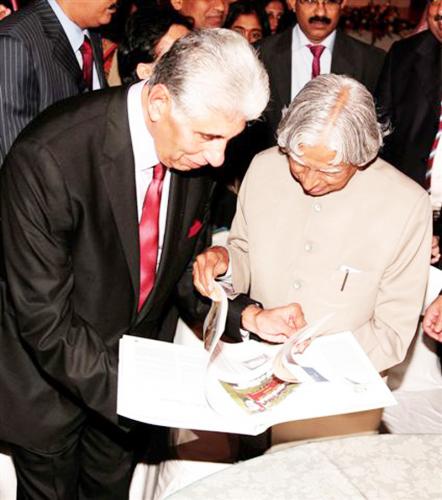 1949840960-SAB-with-Dr-APJ-Abdul-Kalam-009